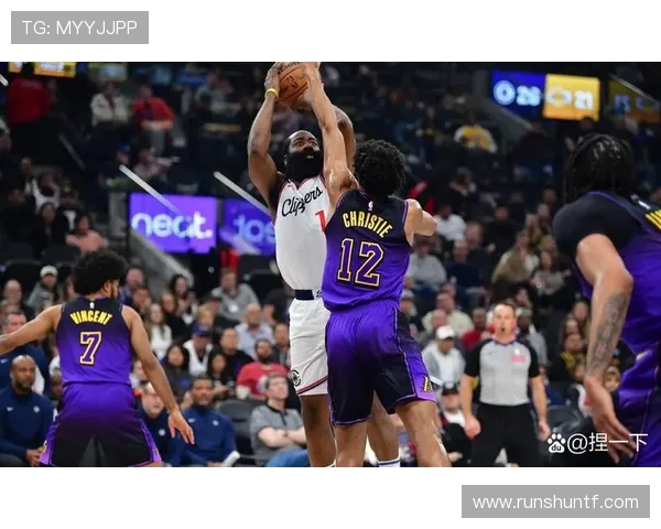 2018年12月14日马刺与快船激战回顾精彩瞬间与赛后分析