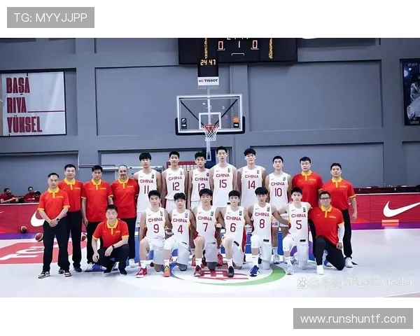中国男篮迎战伊朗队力争胜利展现实力与团队合作精神